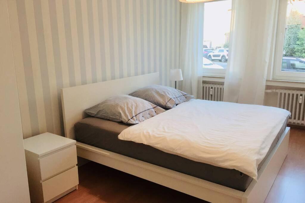 Apartment 120 Qm -3 Schlafzimmer-2 Baeder- Fuer 7 Gaeste Dusseldorf Exterior photo